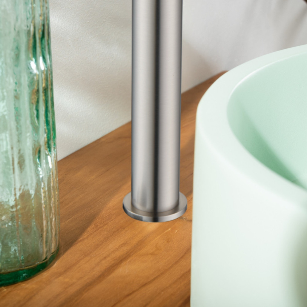 Grifo design de cuarto de baño modelo Lana – Latón macizo, en níquel cepillado