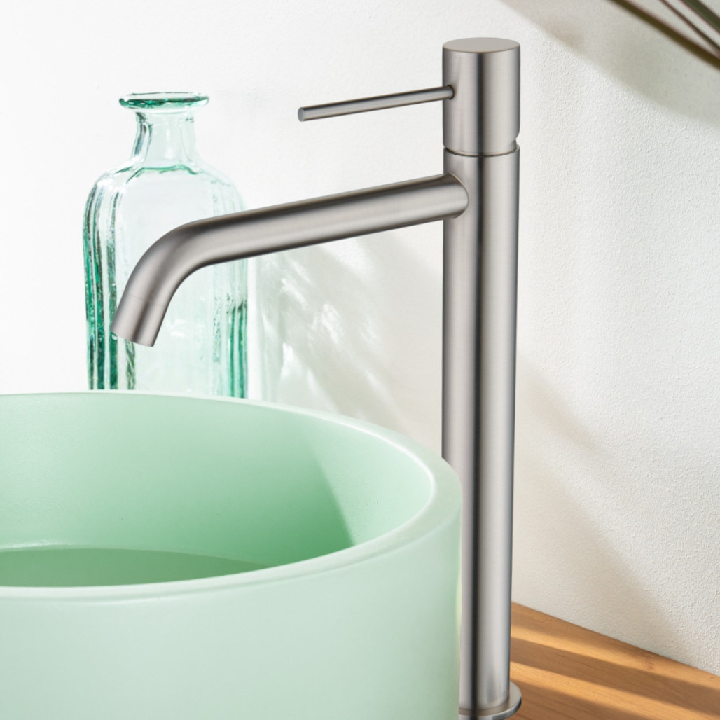 Grifo design de cuarto de baño modelo Lana – Latón macizo, en níquel cepillado