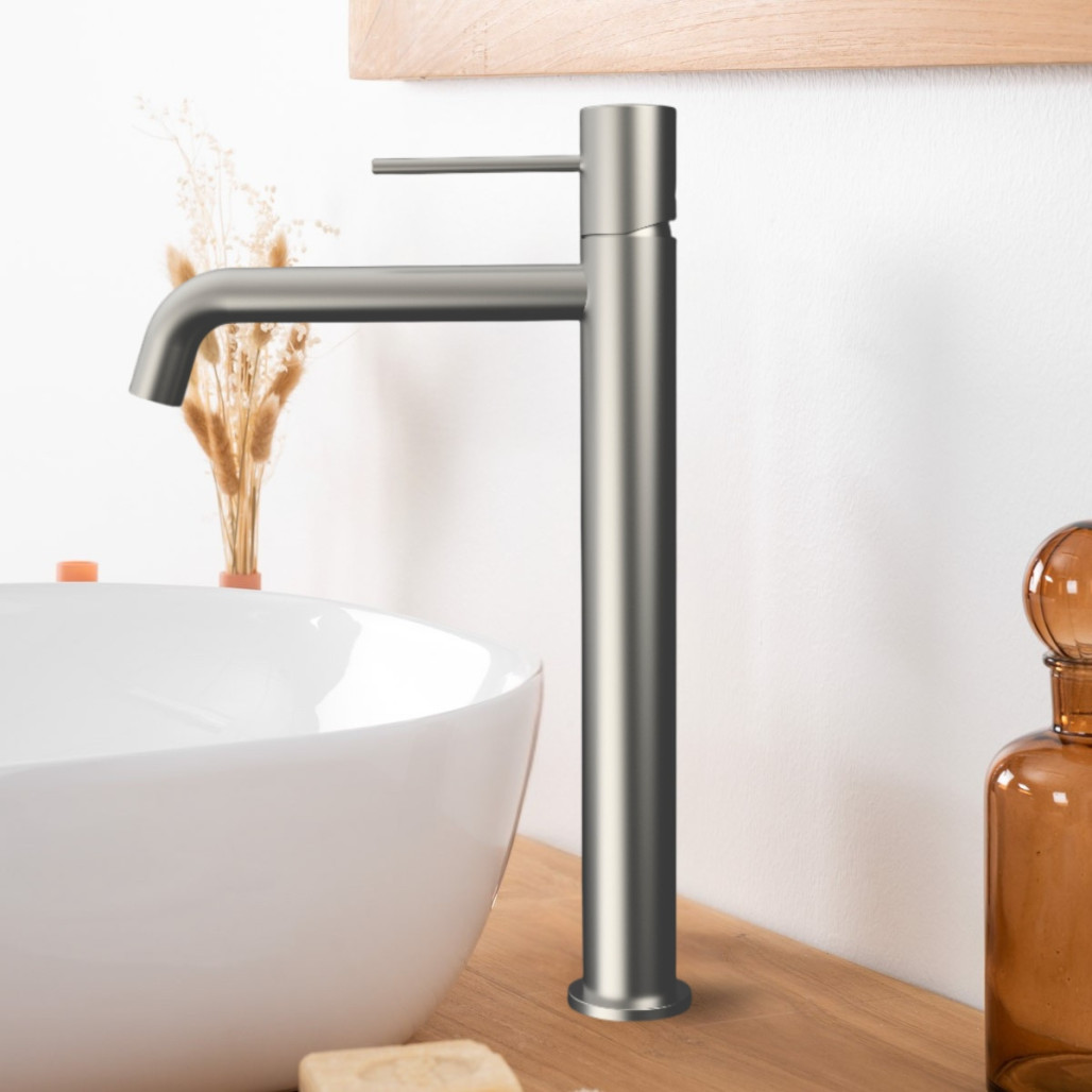 Grifo design de cuarto de baño modelo Lana – Latón macizo, en níquel cepillado