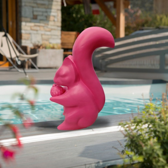 Estatua de ardilla para jardín rosa de 64 cm