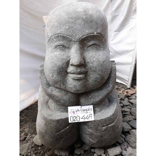 Estatua de jardín monje sonriante de piedra volcánica 105 cm