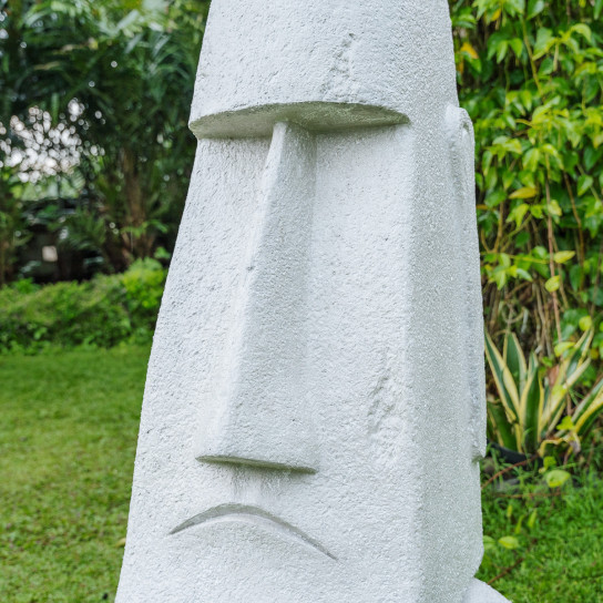 Estatua gigante de jardín moai de isla de pascua en fibrocemento 2m