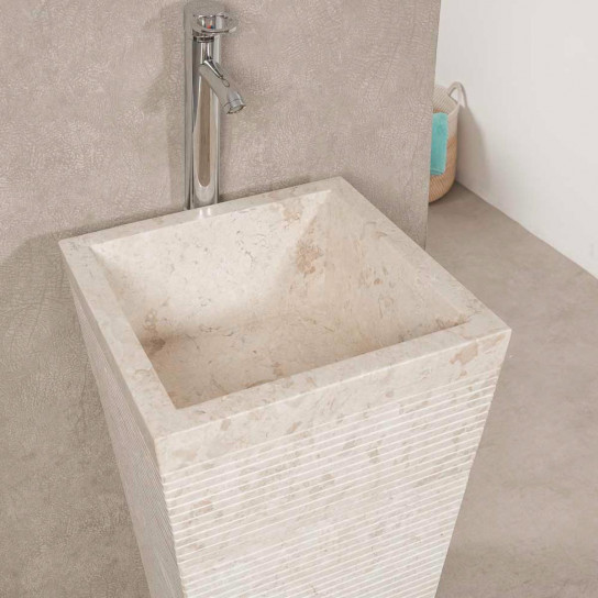 Lavabo de pie piramidal de piedra para cuarto de baño Guiza crema