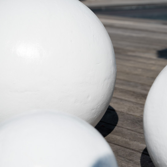 Tres bolas decorativas para exterior blanco