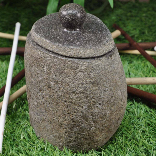 Vaso piedra de río con tapa
